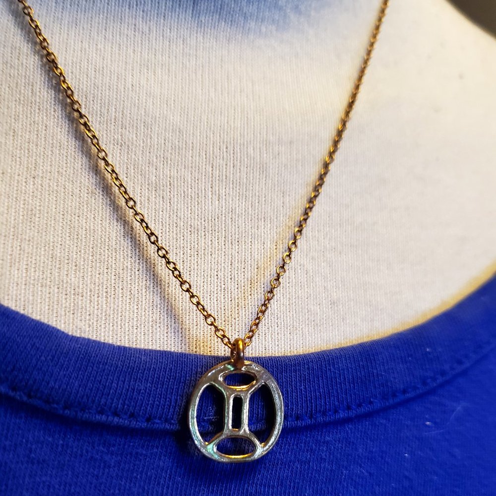 16" Gold Tone Circle Pendant Necklace Simple Women's Fashion Style Design Basic